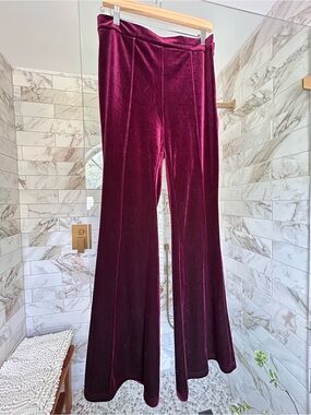 HALARA HIGH WAISTED PIN-TUCK VELVET FLARE PANTS